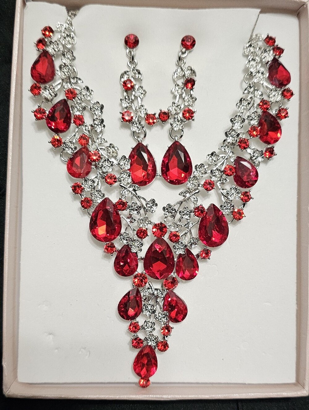 NWT Ruby Red Teardrop Crystal Statement Necklace and Matching Drop Earring Set